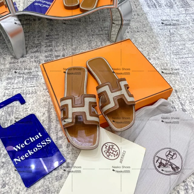 Hermès Slippers Oran slide with H-cutout strap product detail image 18