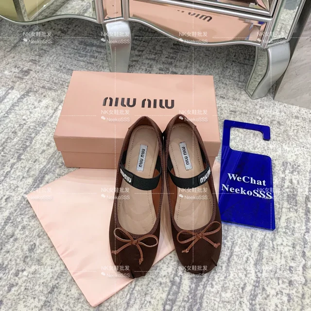 Miu Casual Shoes Bow Ballet Flats with Logo Elastic Strap product detail image 17