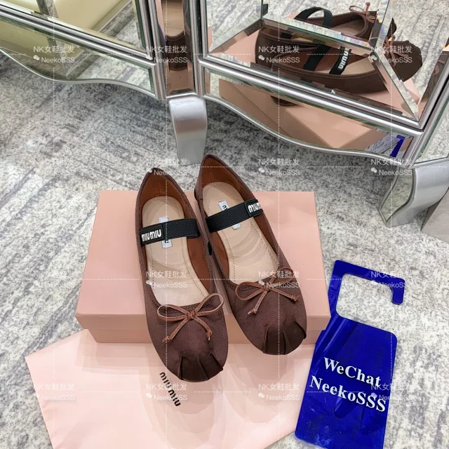 Miu Casual Shoes Bow Ballet Flats with Logo Elastic Strap product detail image 14