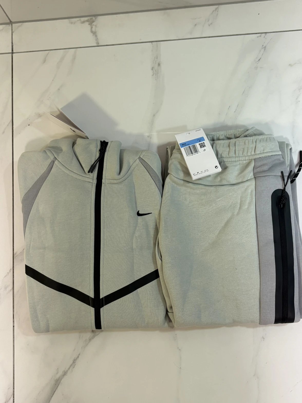 Nike tech jacket and pants