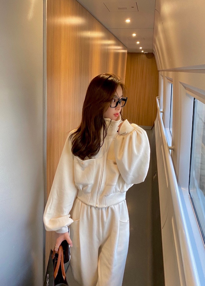 Muimui新款套装💯实物拍摄！高版本出货💋立领宽松拉链开衫卫衣搭配休闲长裤套装！一套让人感觉特别舒服的套