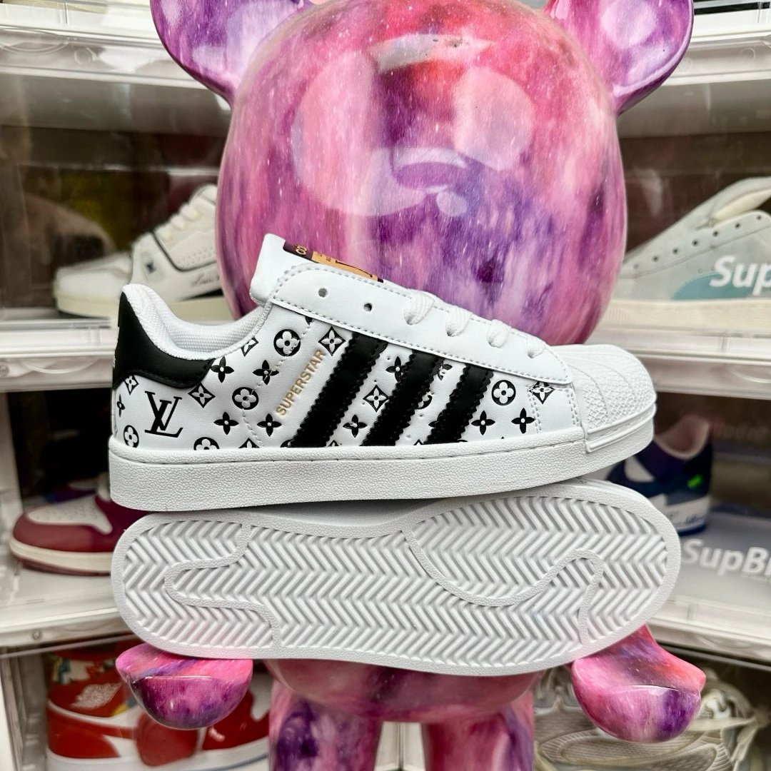 Collaboration White