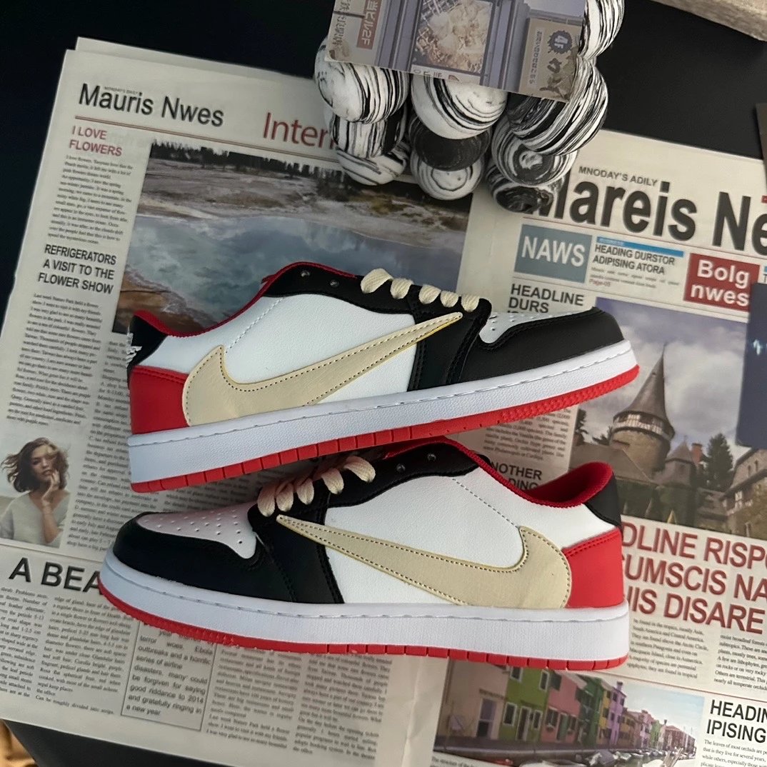 Jordan 1 Retro Low OG SP Travis Scott Black Toe
