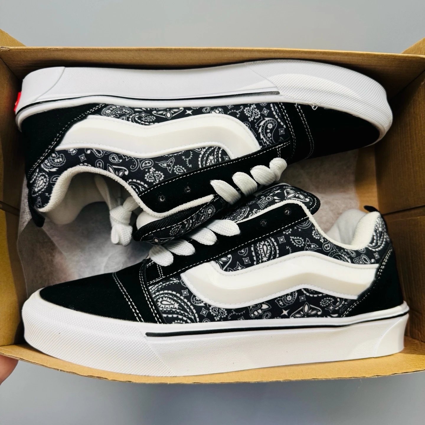 Premium Version - Paisley