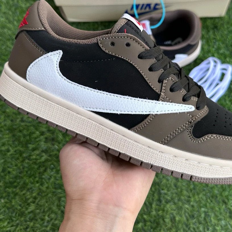 Jordan 1 Retro Low OG SP Travis Scott Mocha CQ4277-001