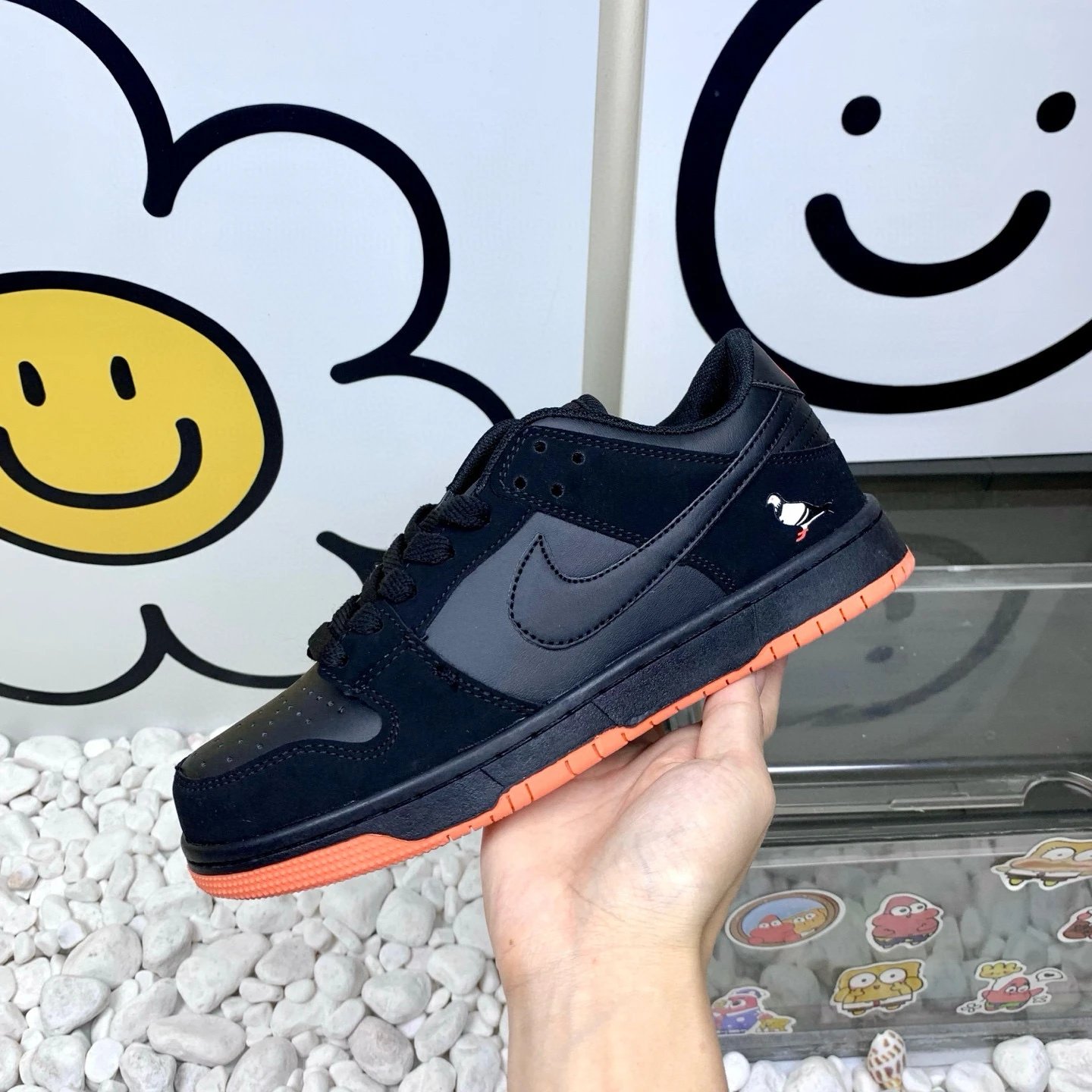 Black Pigeon