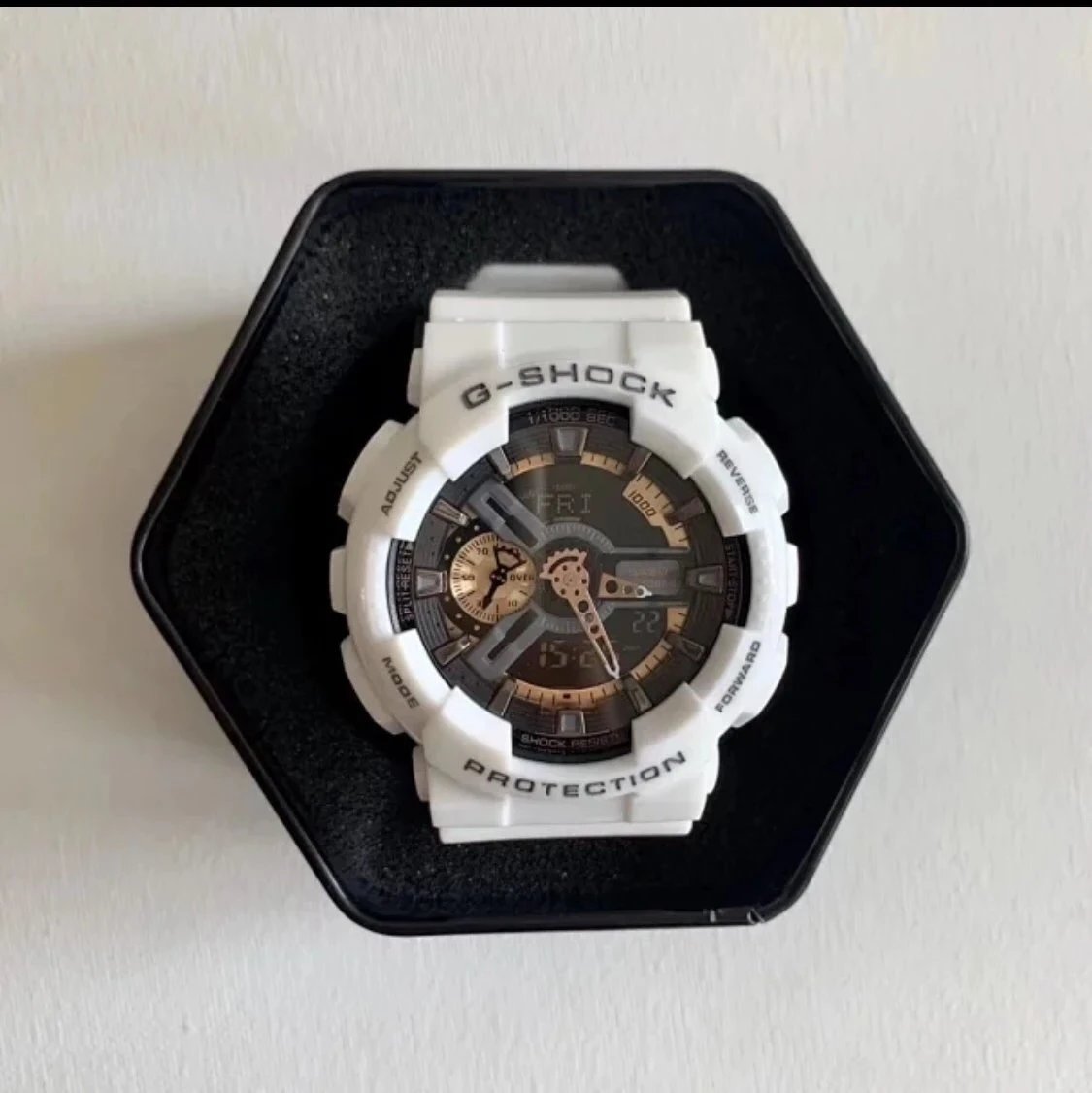 White Mary Gold