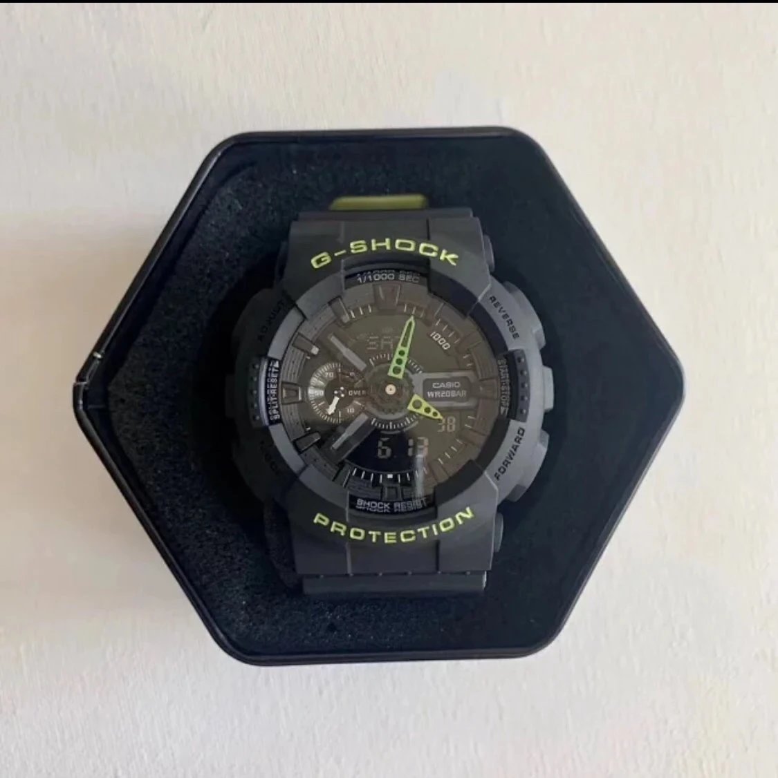 Two tone black green