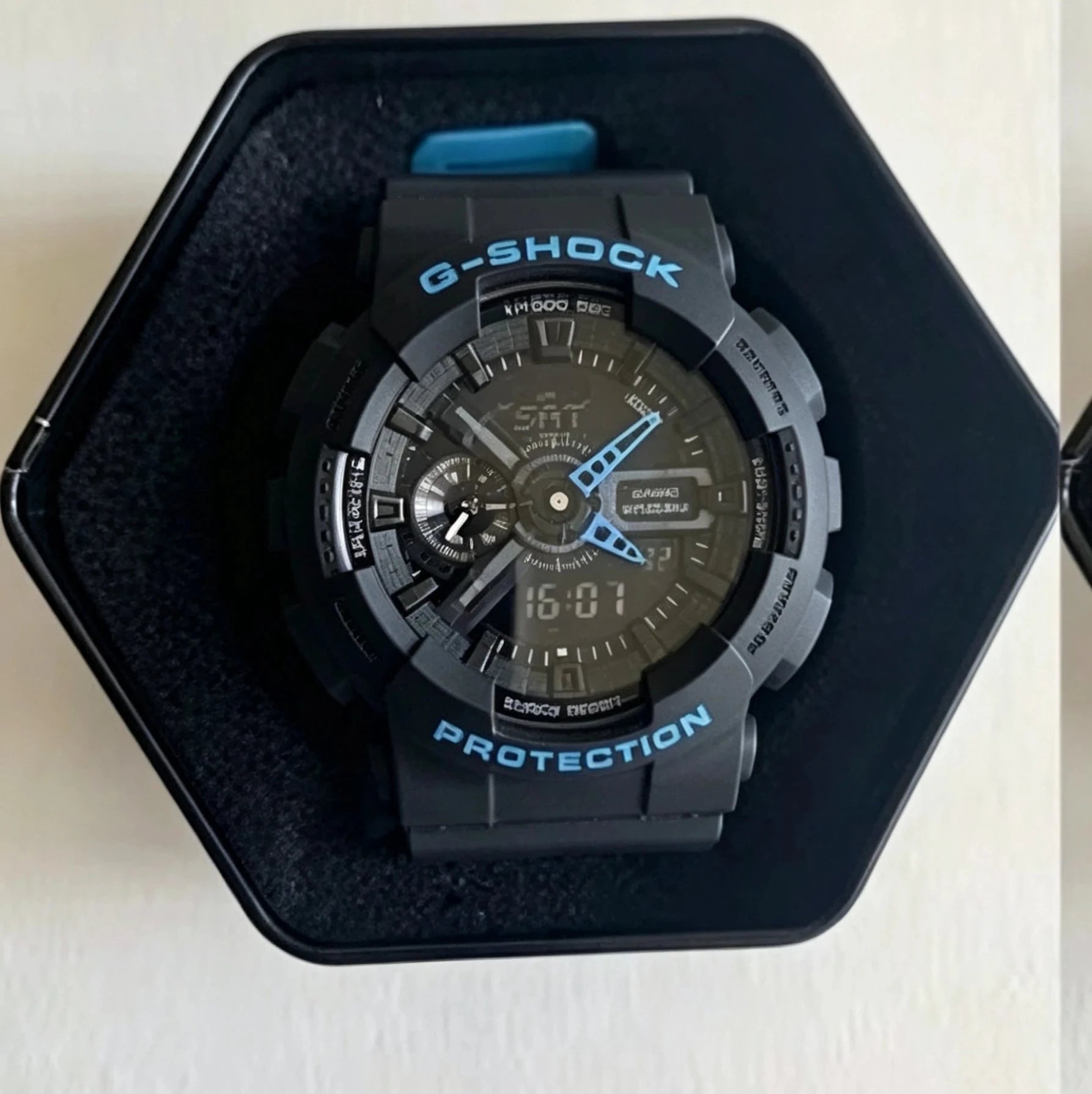 Two tone black blue