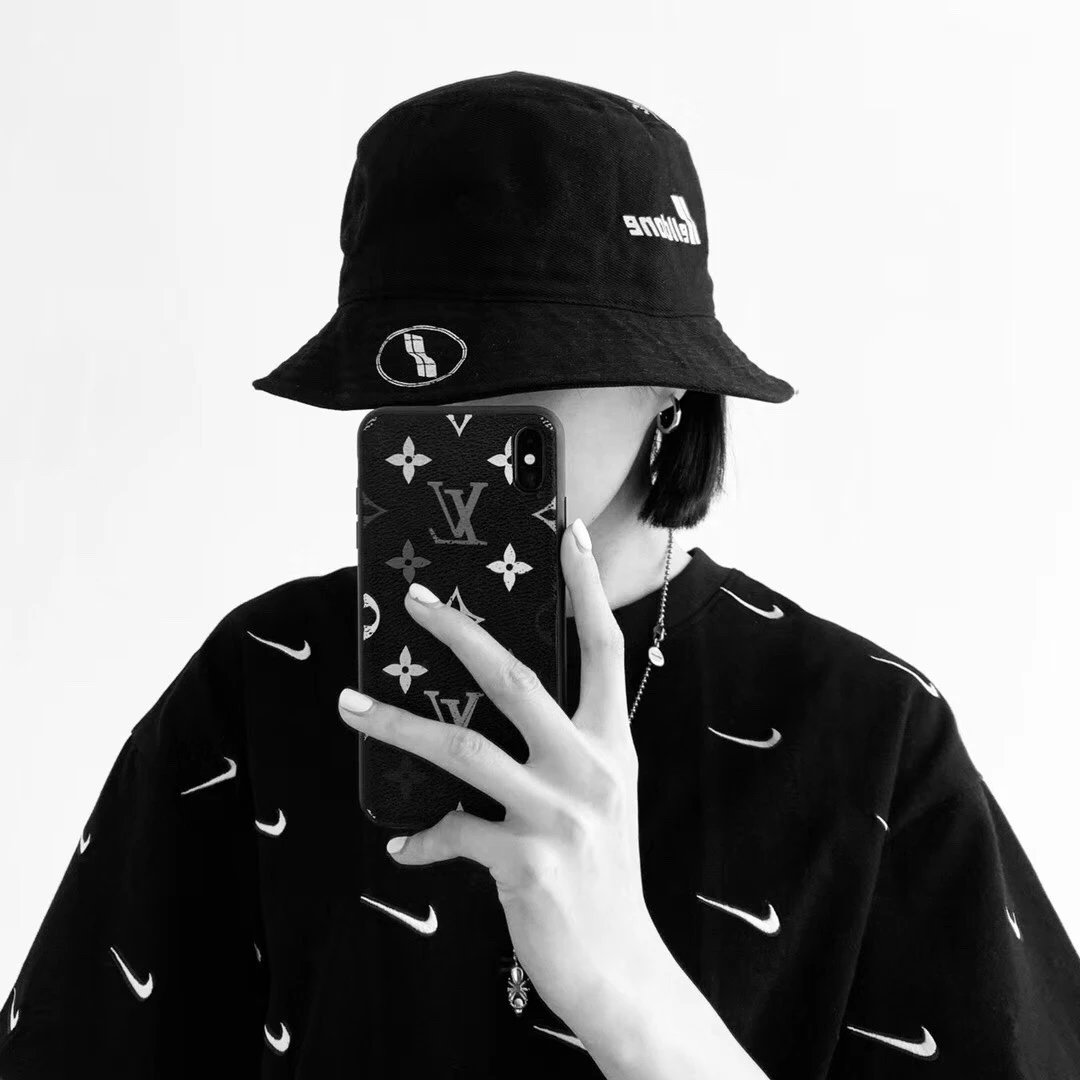 WE11DONE Reversible Logo Bucket Hat
