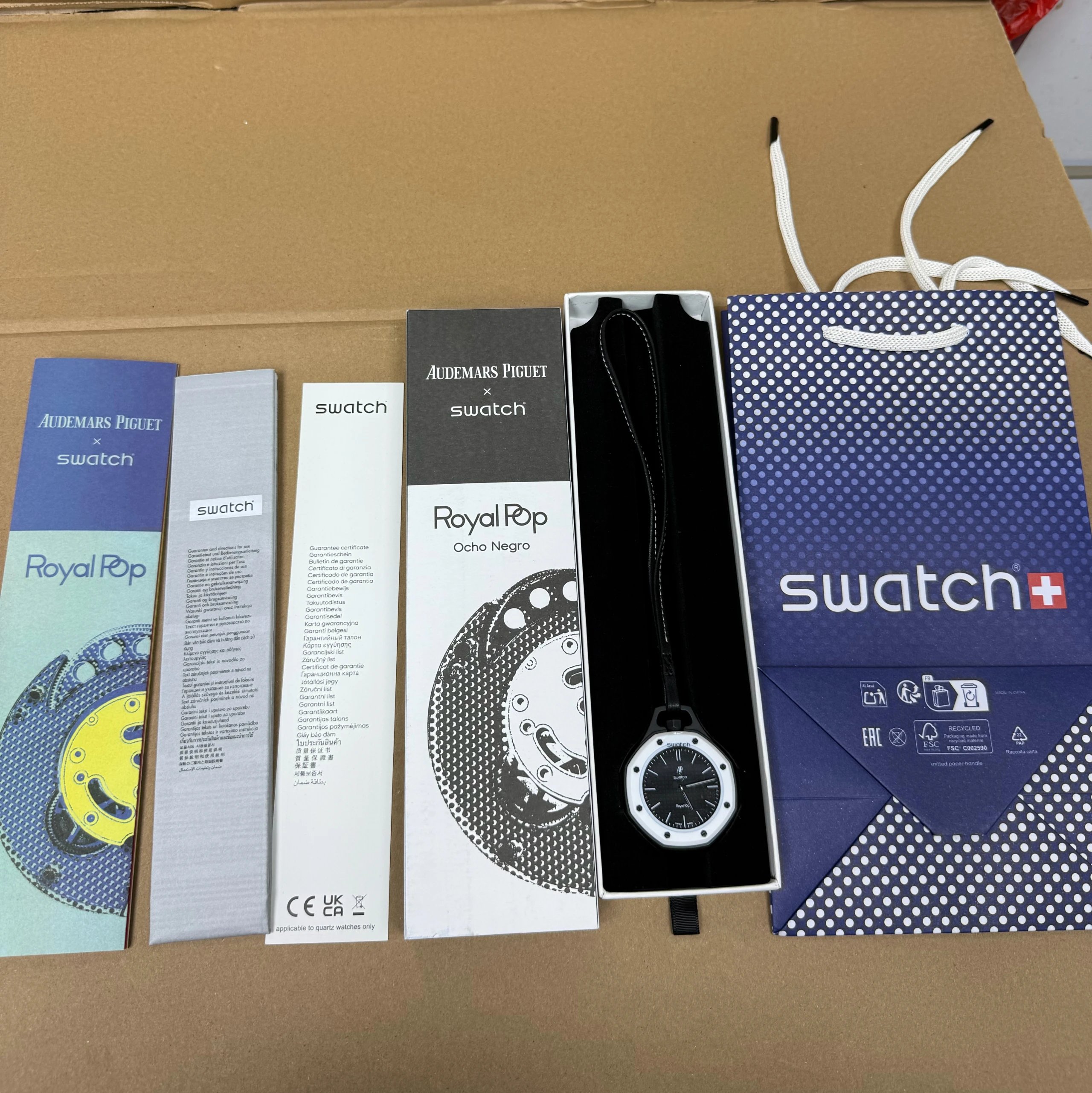 Swatch x Audemars Piguet Royal Pop Ocho Negro SSX03W101N