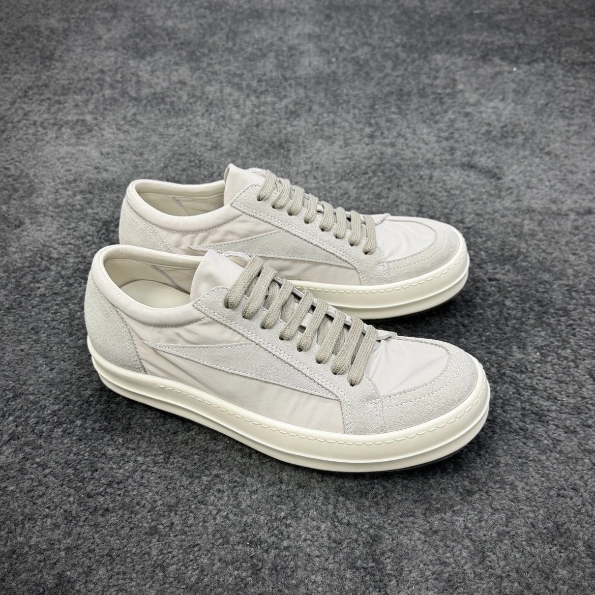 Silk breathable white