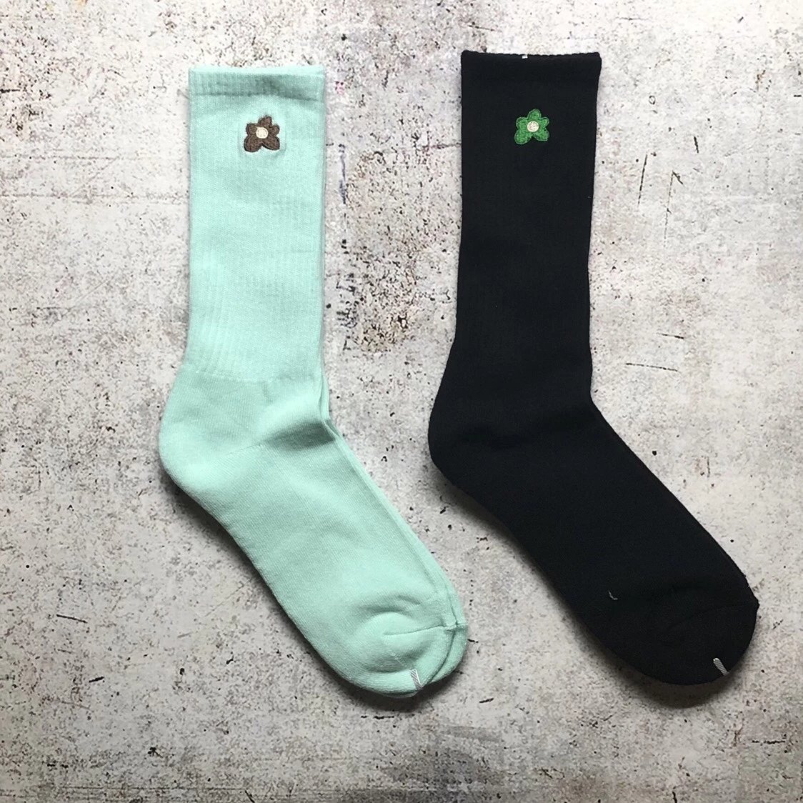Design Angel Embroidered Black Crew Socks - 5
