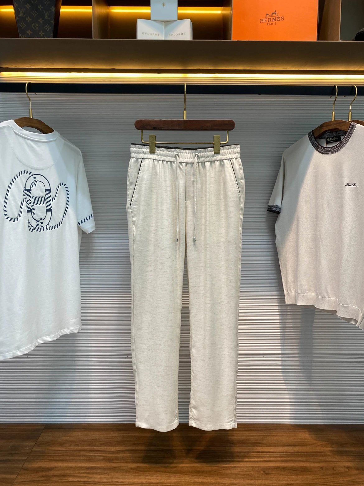 CD 26SS spring/summer new beige lightweight linen blended drawstring casual pants, men's fashionable contrasting color trim design retro old money style straight leg casual pants! Trading company channels are sparse, synchronized with official website sales