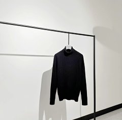 LP style high neck pure wool pullover sweater Twisted patterns interweave, creating a delicate texture on a black base that feels soft and smooth to the touch. Visually, there is a subtle layering ingenuity hidden within