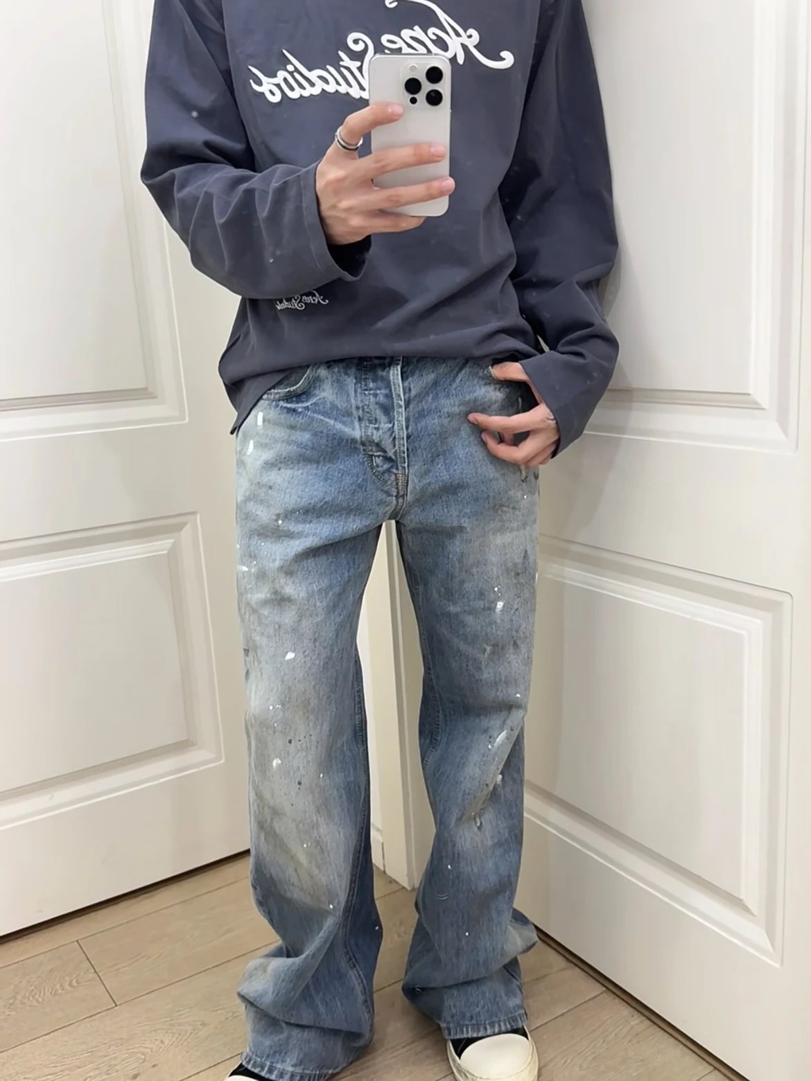 Design Wide-Leg Paint-Splatter Denim Jeans - 23