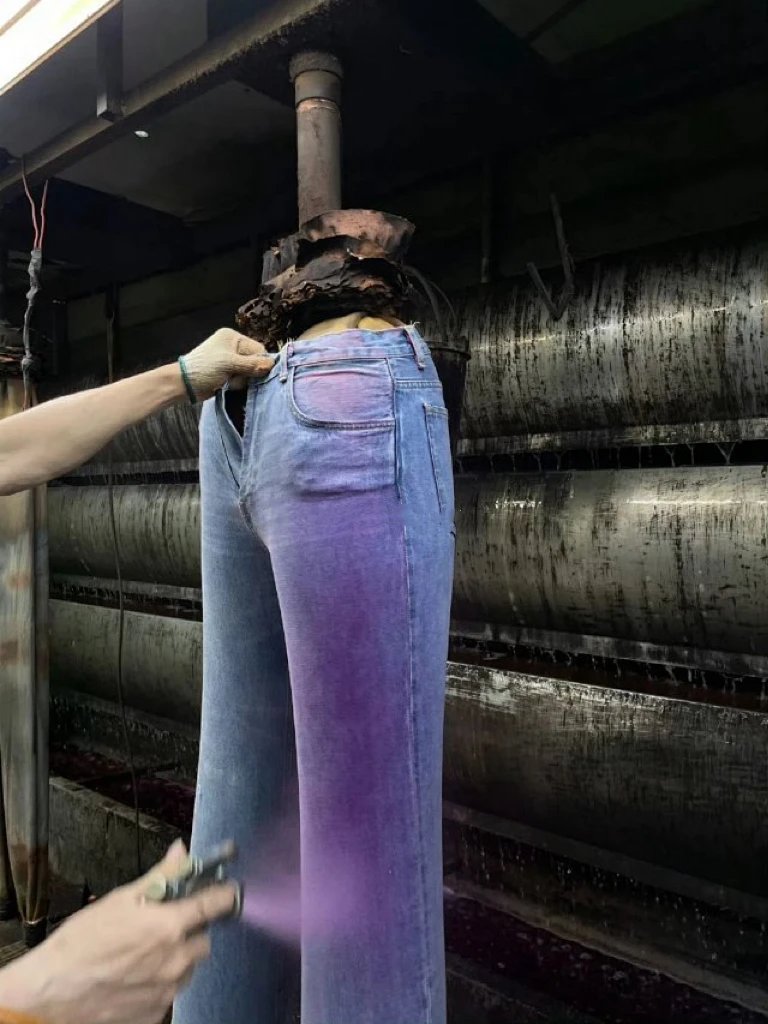 Design Wide-Leg Paint-Splatter Denim Jeans - 16