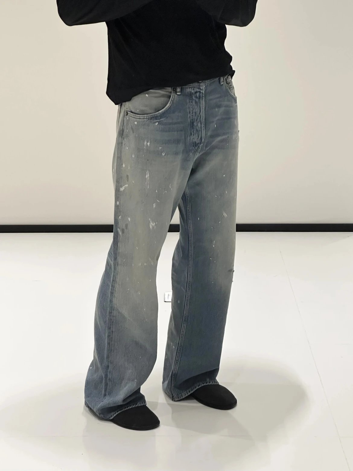 Design Wide-Leg Paint-Splatter Denim Jeans - 22
