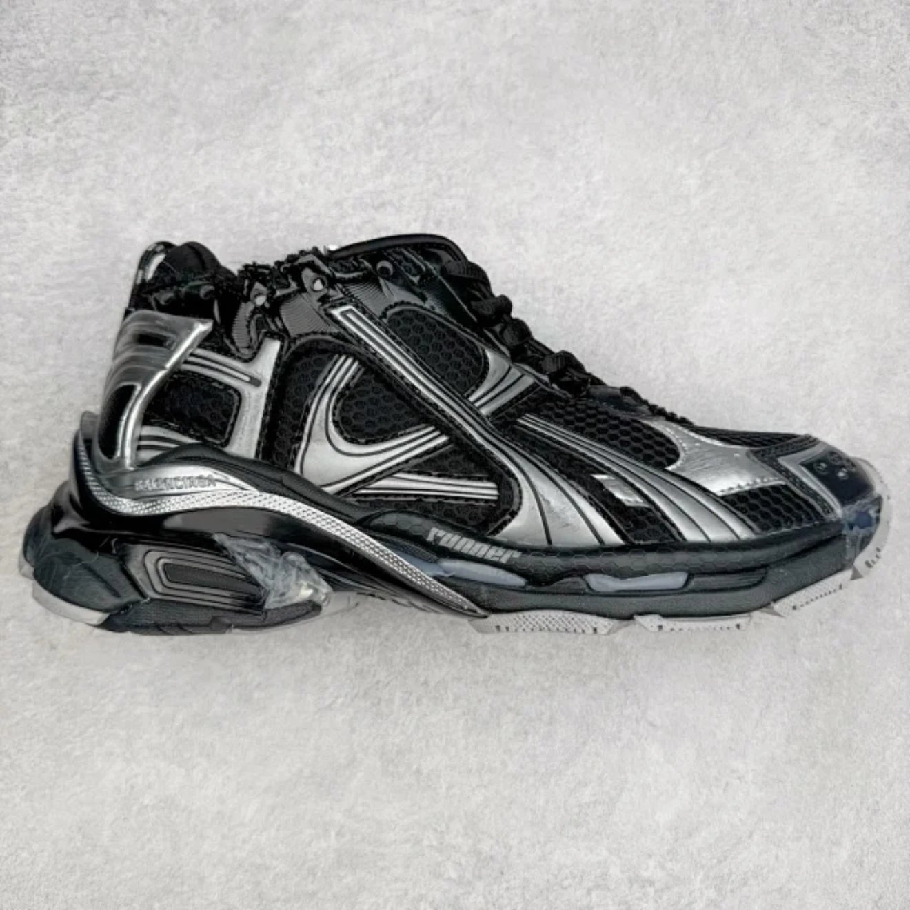 Runner 7.5 Black Silver