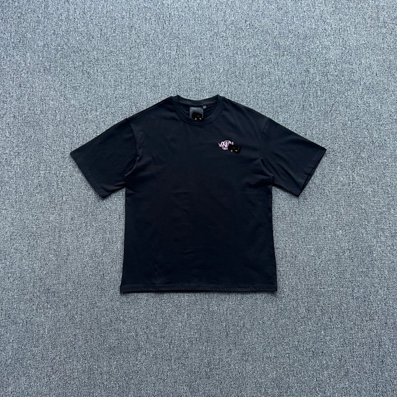 cny  SYNAWORLD CORE EMB TEE-BLACK/PINK  胸前syna粉绣花 黑短袖 SY-145