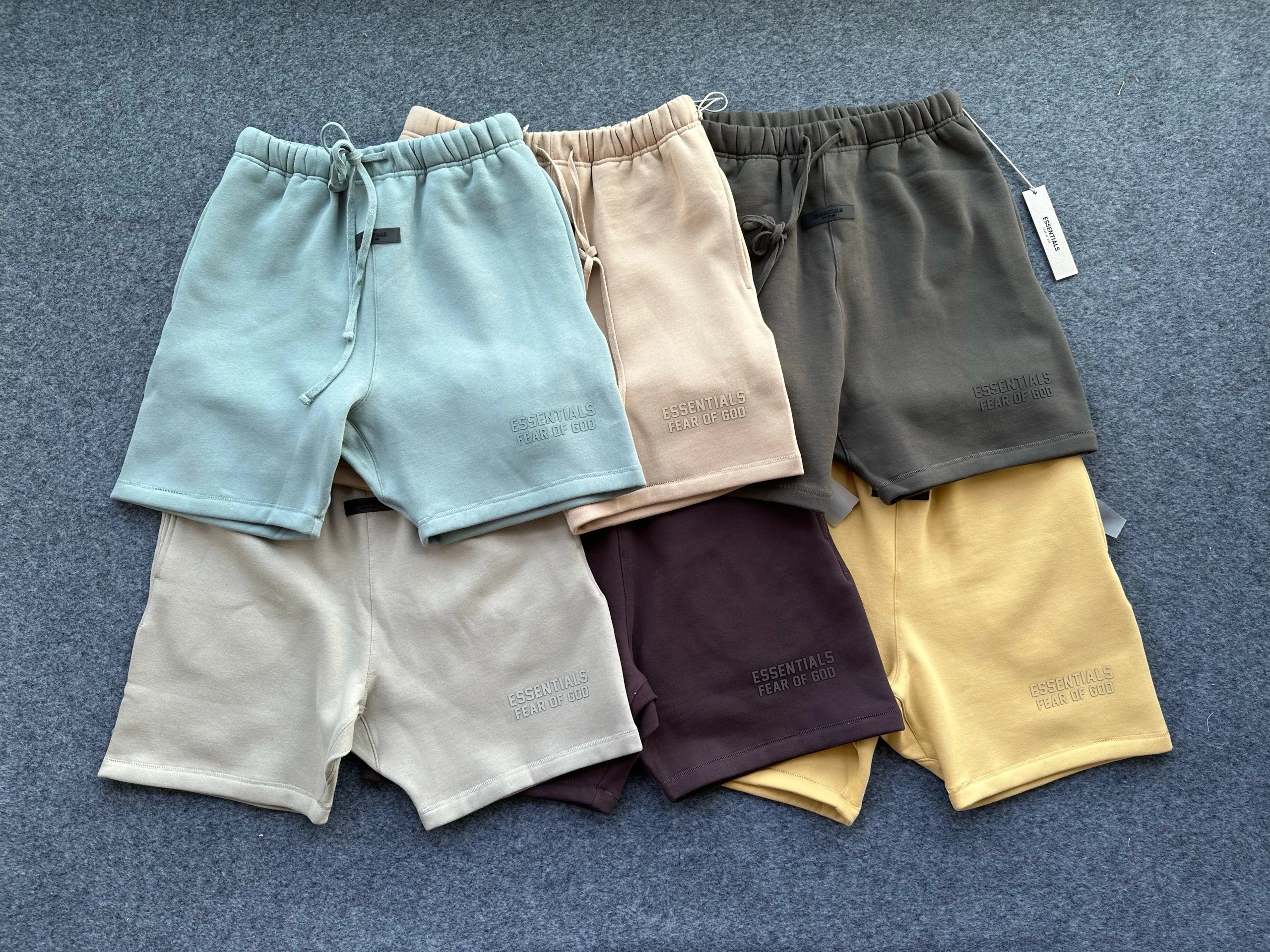 New FEAR OF GOD Double Lined ESSENTIALS Season 10 Double Row Silicone Small Label Thin Velvet Shorts, 400g Pure Cotton Fabric, Inner Fabric Thin Velvet Suitable for Air Conditioned Rooms in Spring, Autumn, and Summer, Also Good to Wear Thick