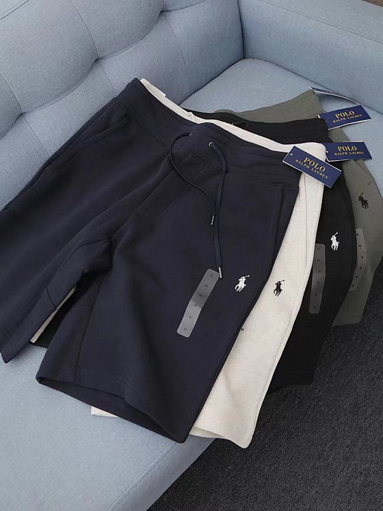 Pony Embroidery Shorts - Simple Wide-Leg Style, a favorite among many men. The 5-inch inseam length reaches just above the knee, not too short, making it versatile for most outfits like T-shirts and hoodies—no problem pairing. The official site offers 4 colors, all of which look great.
