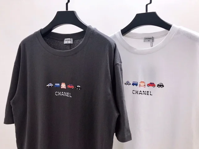 香奈儿chanel中古动漫汽车情侣款短袖又是一款超稀有的产物胸前有小香logo动漫汽车图案 唯有80 年代小香中古系列