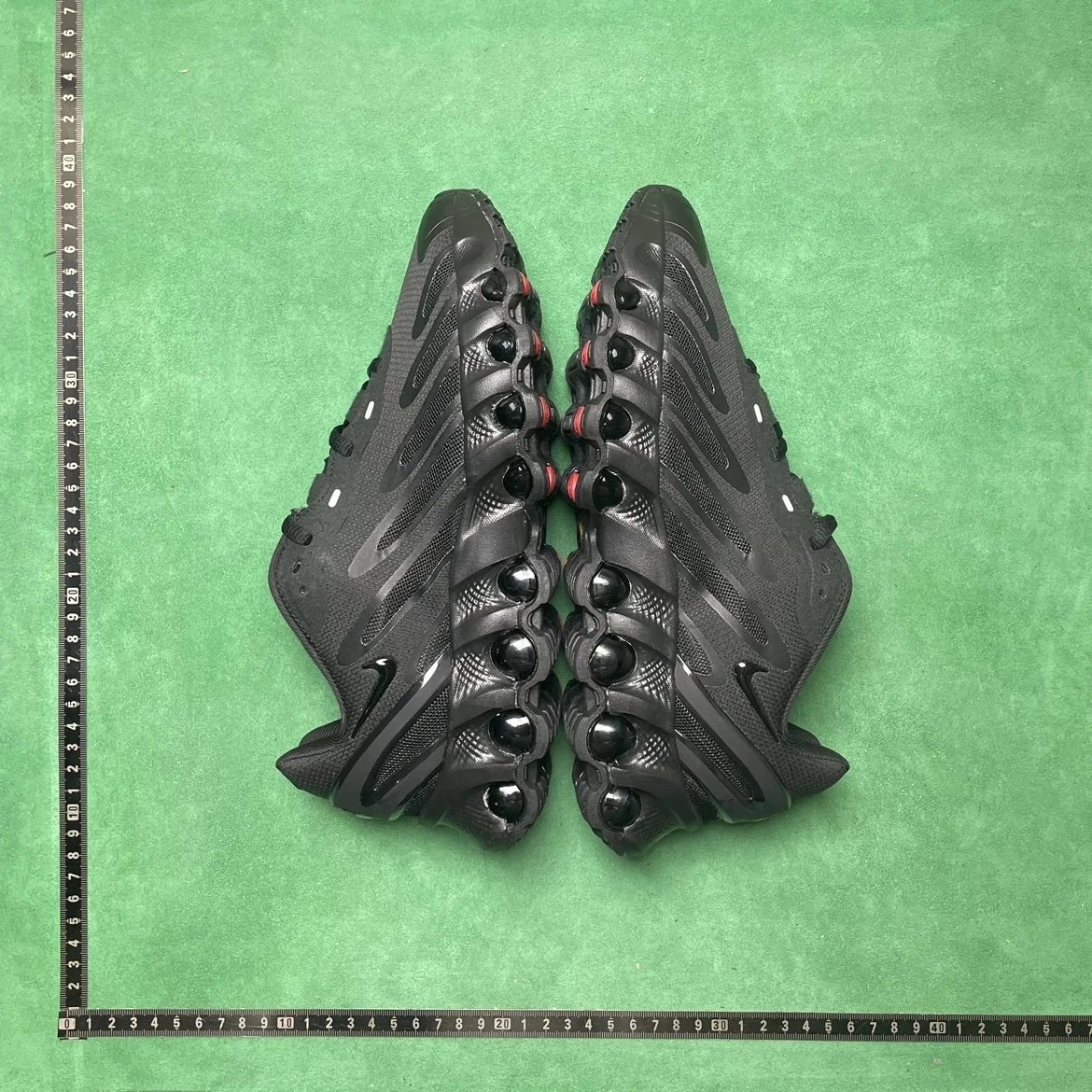 No. 1 black FQ7860 050