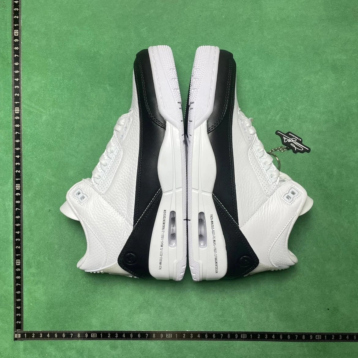 No.2 Black and White DA3595 100