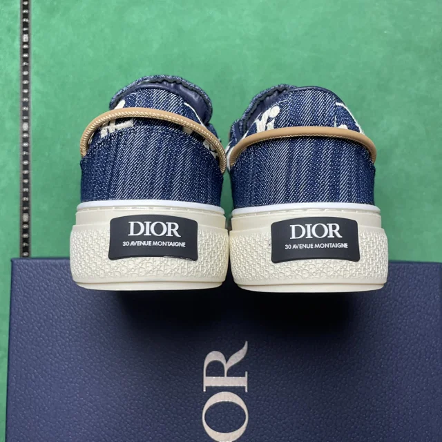 Dior Sneakers B33 Low-Top Lace-Up with Oblique Motif product detail image 45