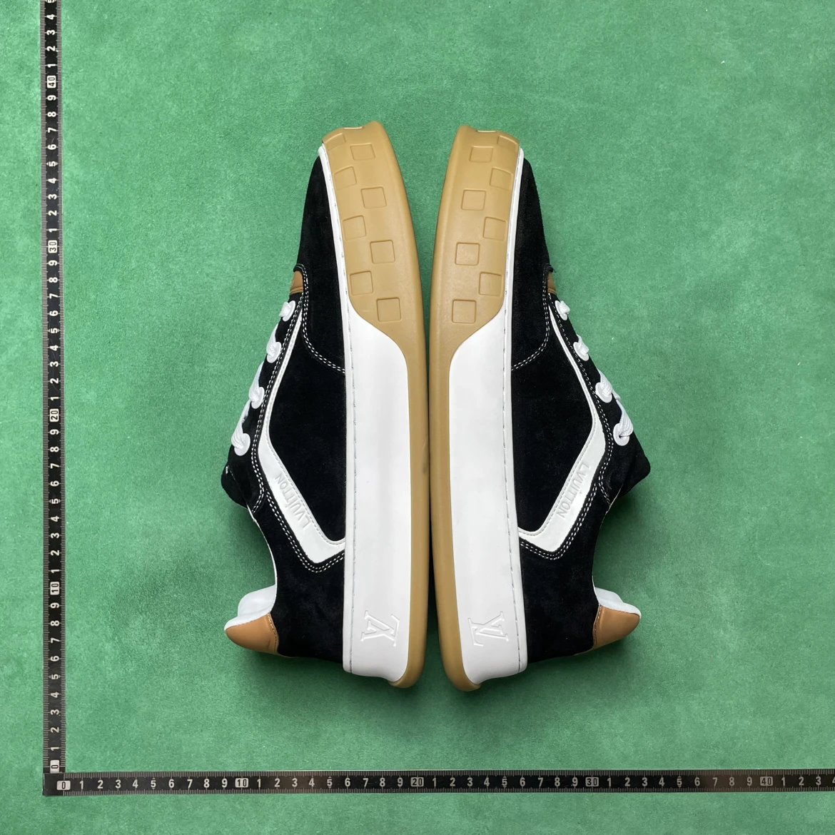 Louis Vuitton LV Trainer Sneakers-008949