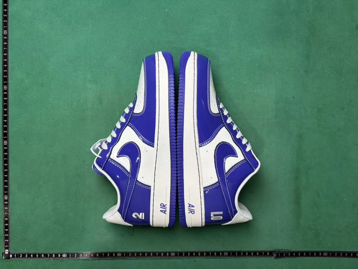 Nike Air Force 1 Low-Top Sneakers-008677