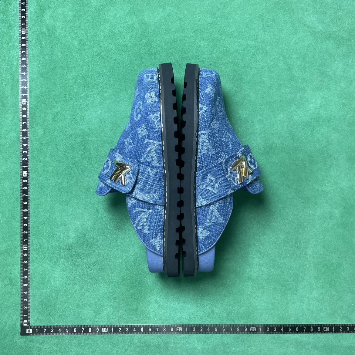 Louis Vuitton LV Archlight Slide Slide Sandals-009767