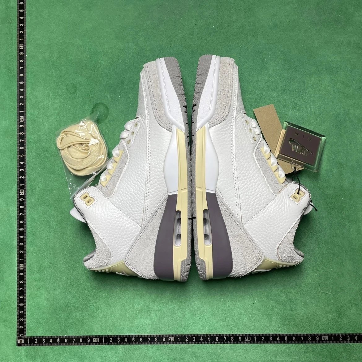 19th beige DH3434 110