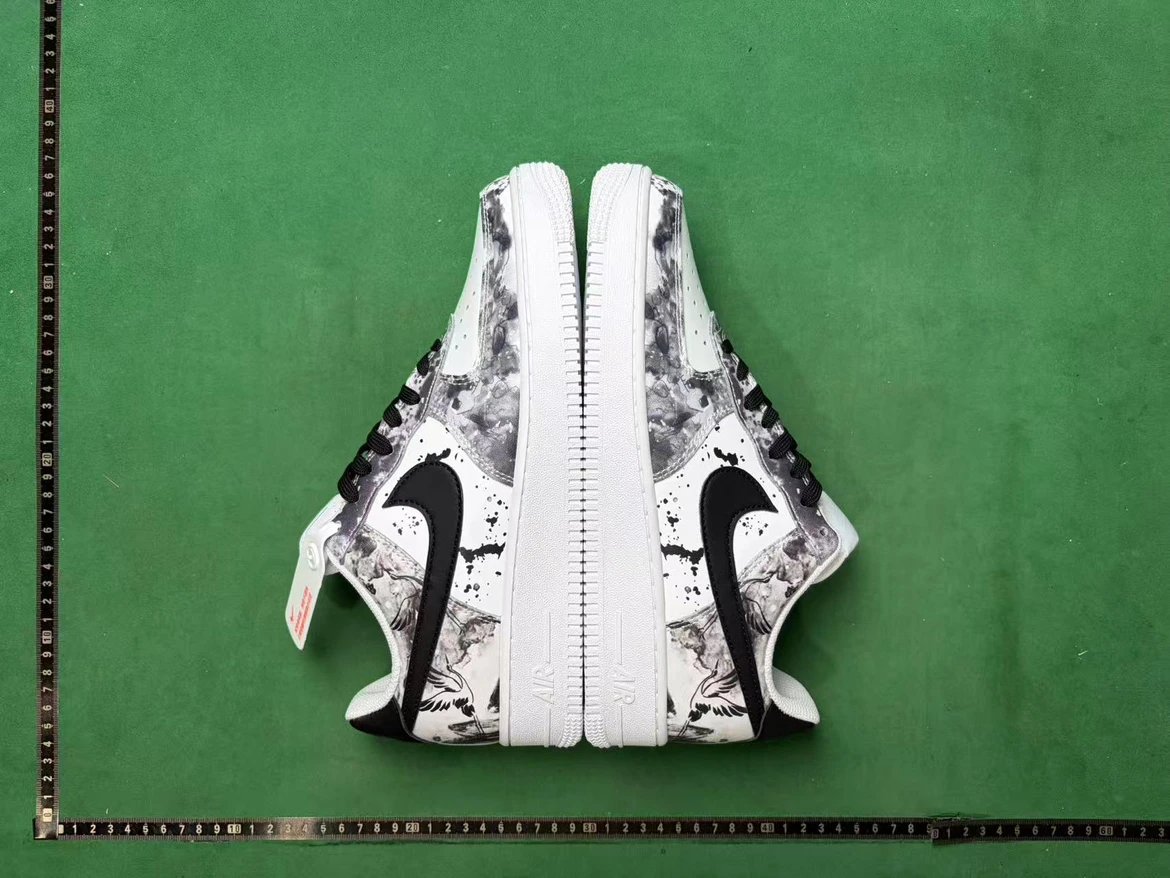 Nike Air Force 1 Low-Top Sneakers-008557