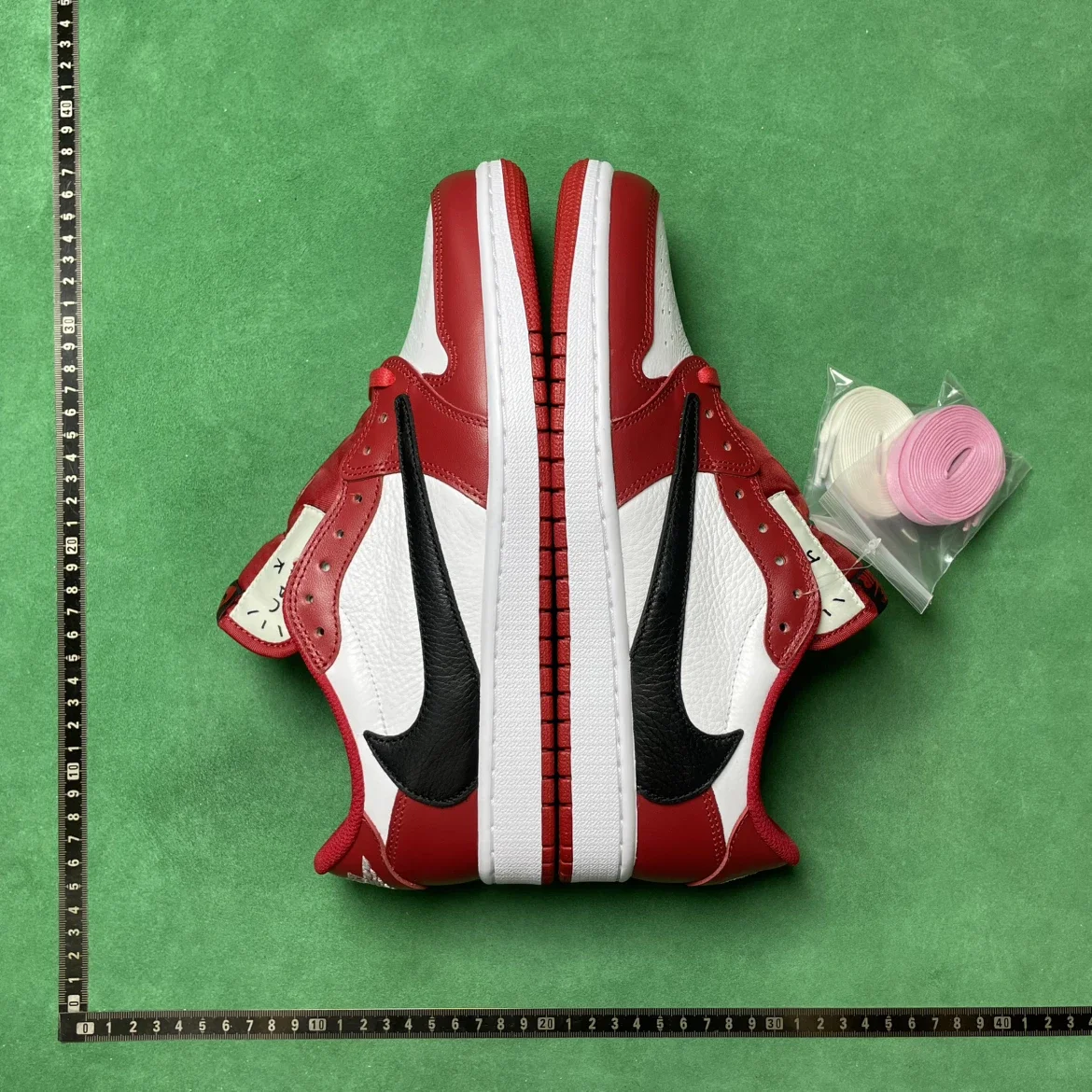 Travis Scott x Air Jordan 1 Low “Chicago”