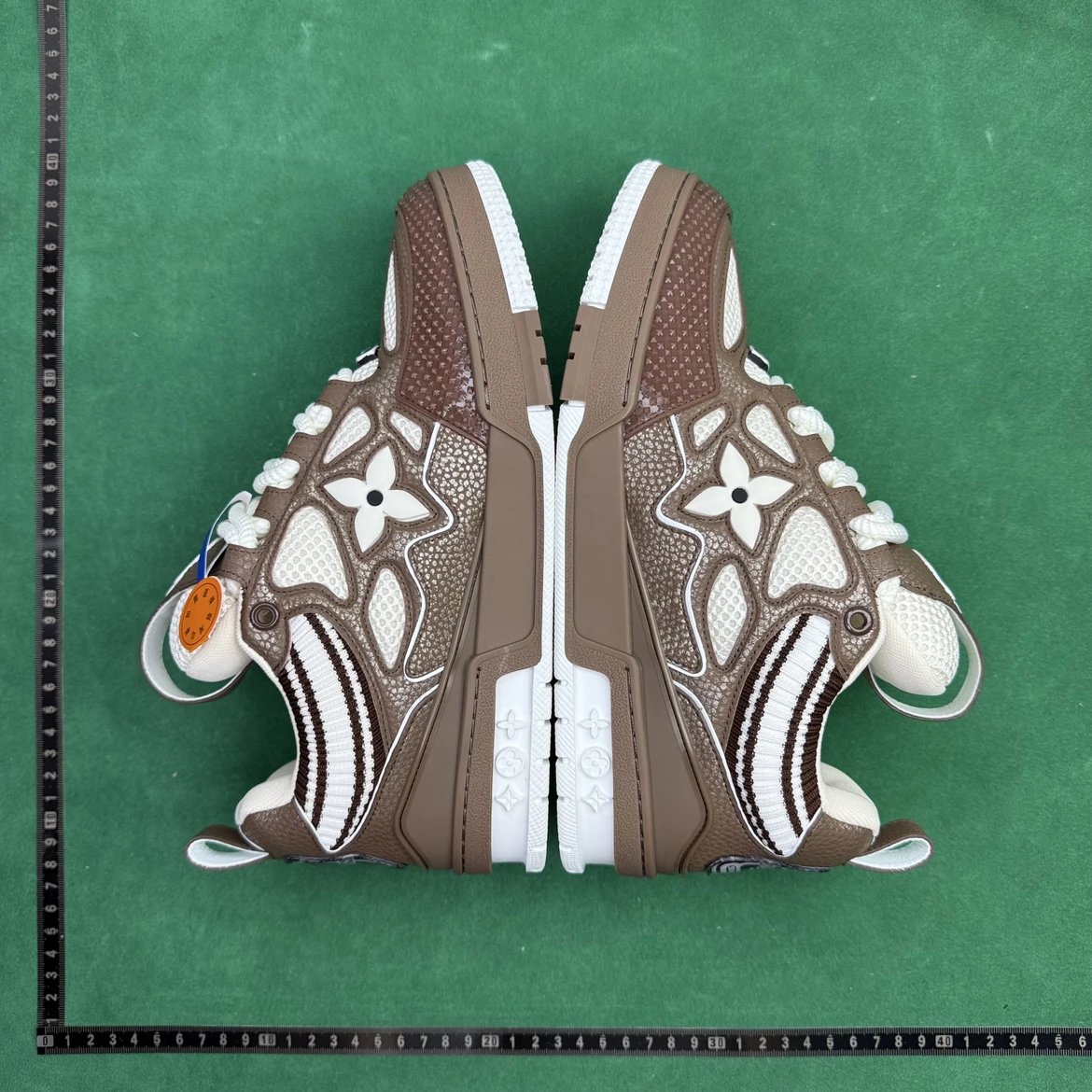 TT 6 Calfskin Round-Toe Lace-Up Low-Top Board Shoes