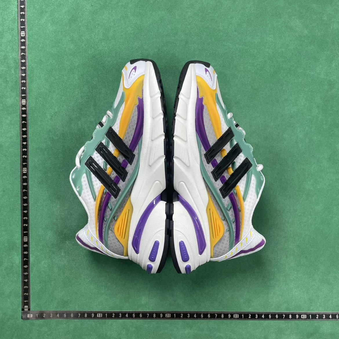 Adidas Ozweego Green Glow Sneakers Chunky Sneakers - 4