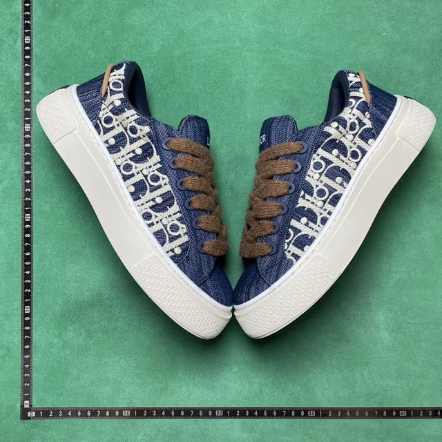 Dior Sneakers B33 Low-Top Lace-Up with Oblique Motif product detail image 41