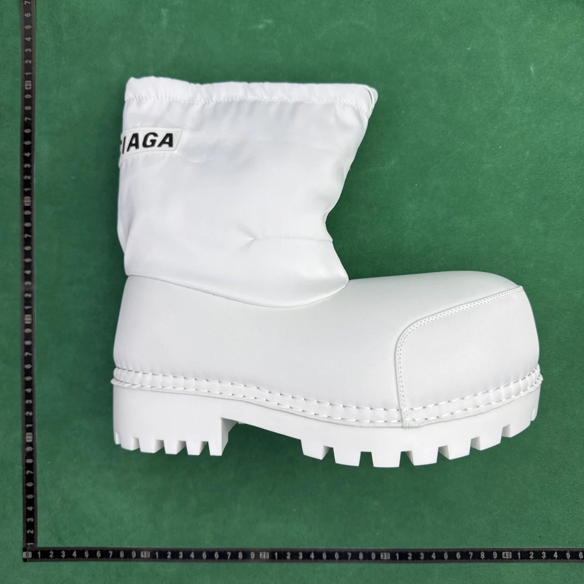BALENCIAGA TT  2 圆头套筒中筒雪地靴
