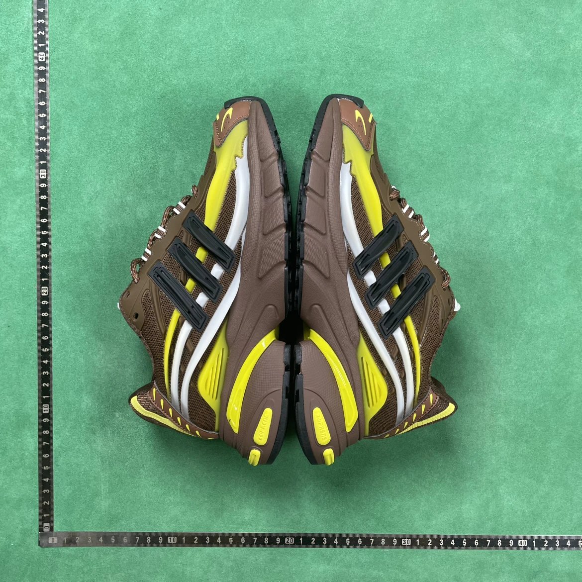 Adidas Ozweego Green Glow Sneakers Chunky Sneakers - 8