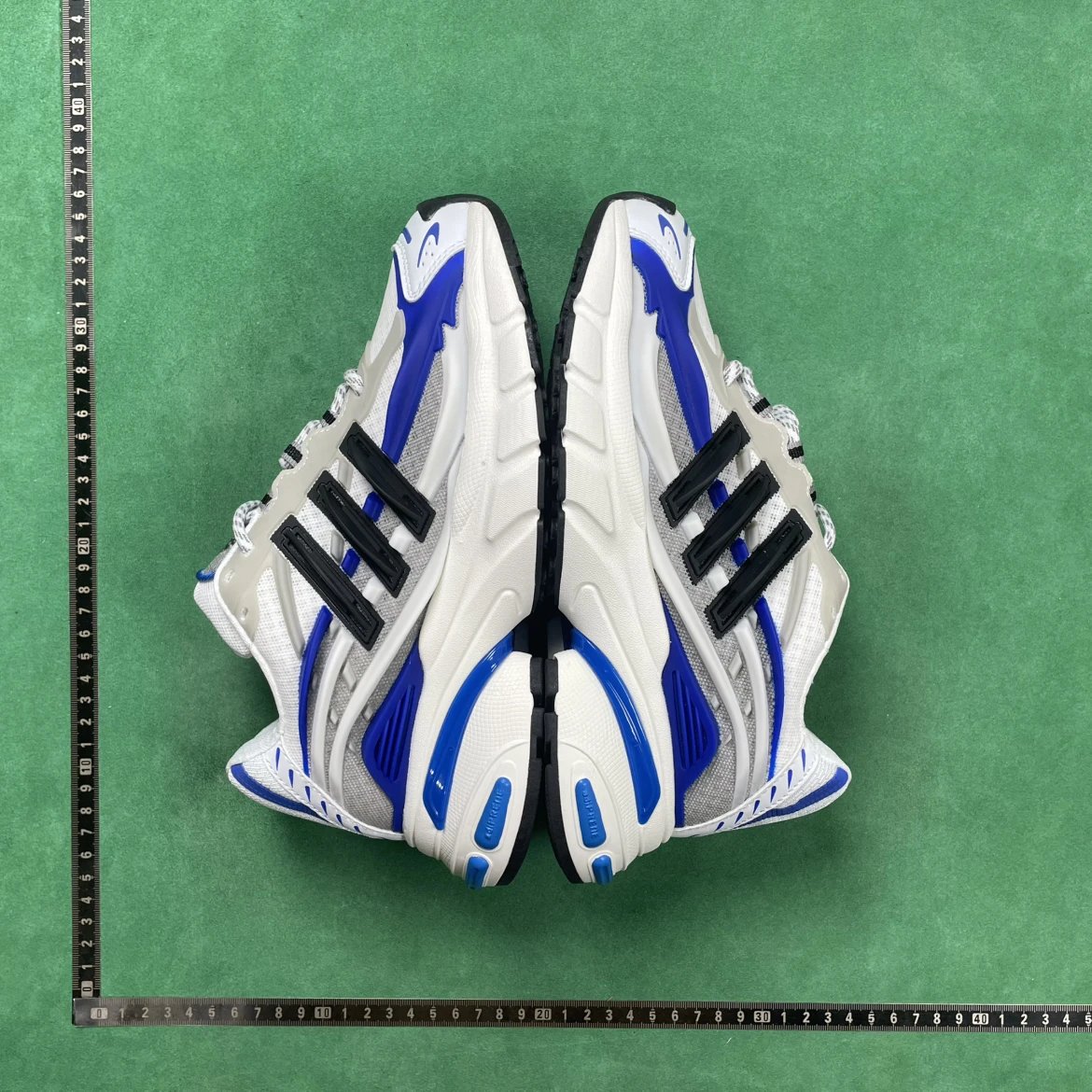 Adidas Ozweego Green Glow Sneakers Chunky Sneakers - 13