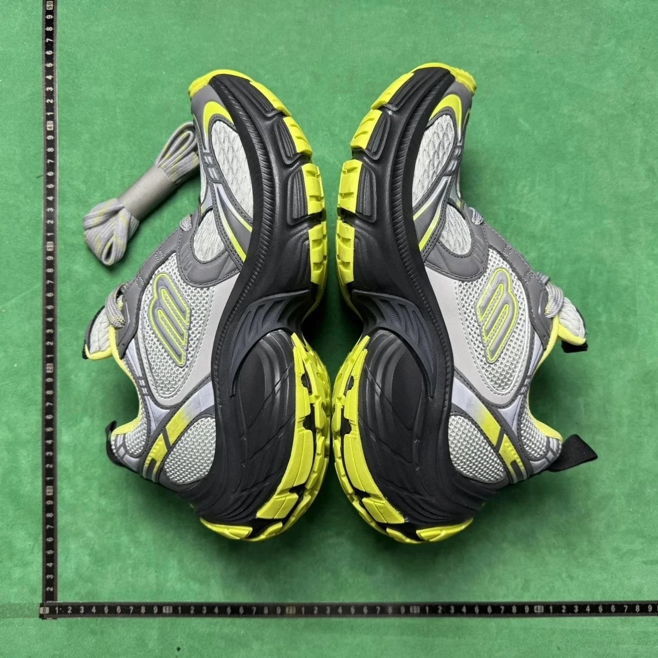 Gray Yellow MV21097