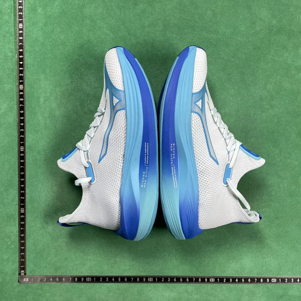 Mizuno Neo Vista Series Running Shoes