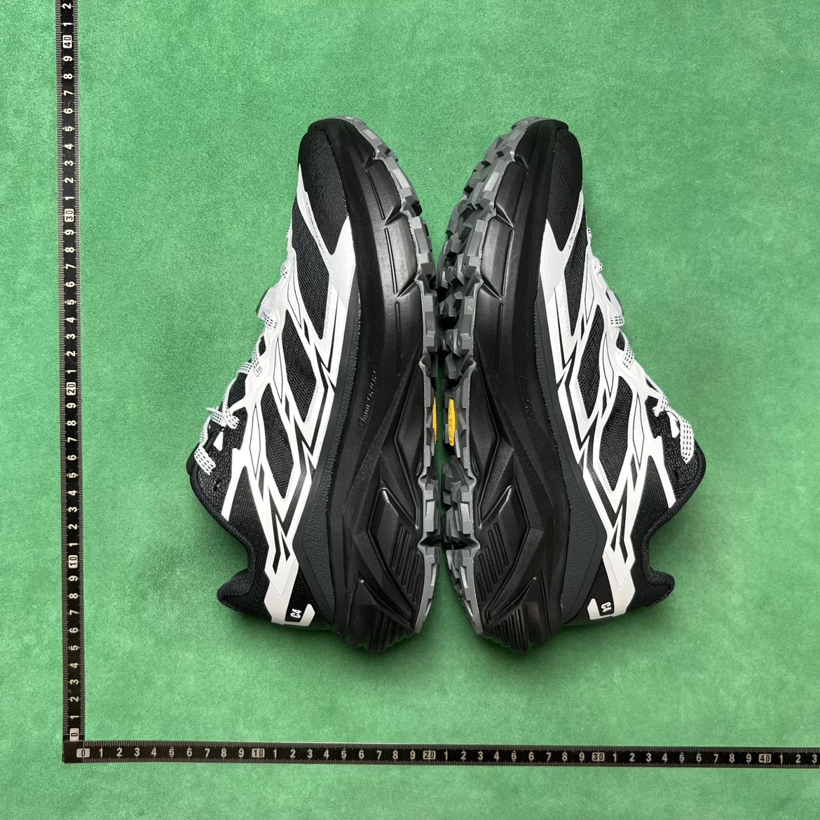 Hoka Speedgoat 5 Black / Gray Trail Running Shoes - 4
