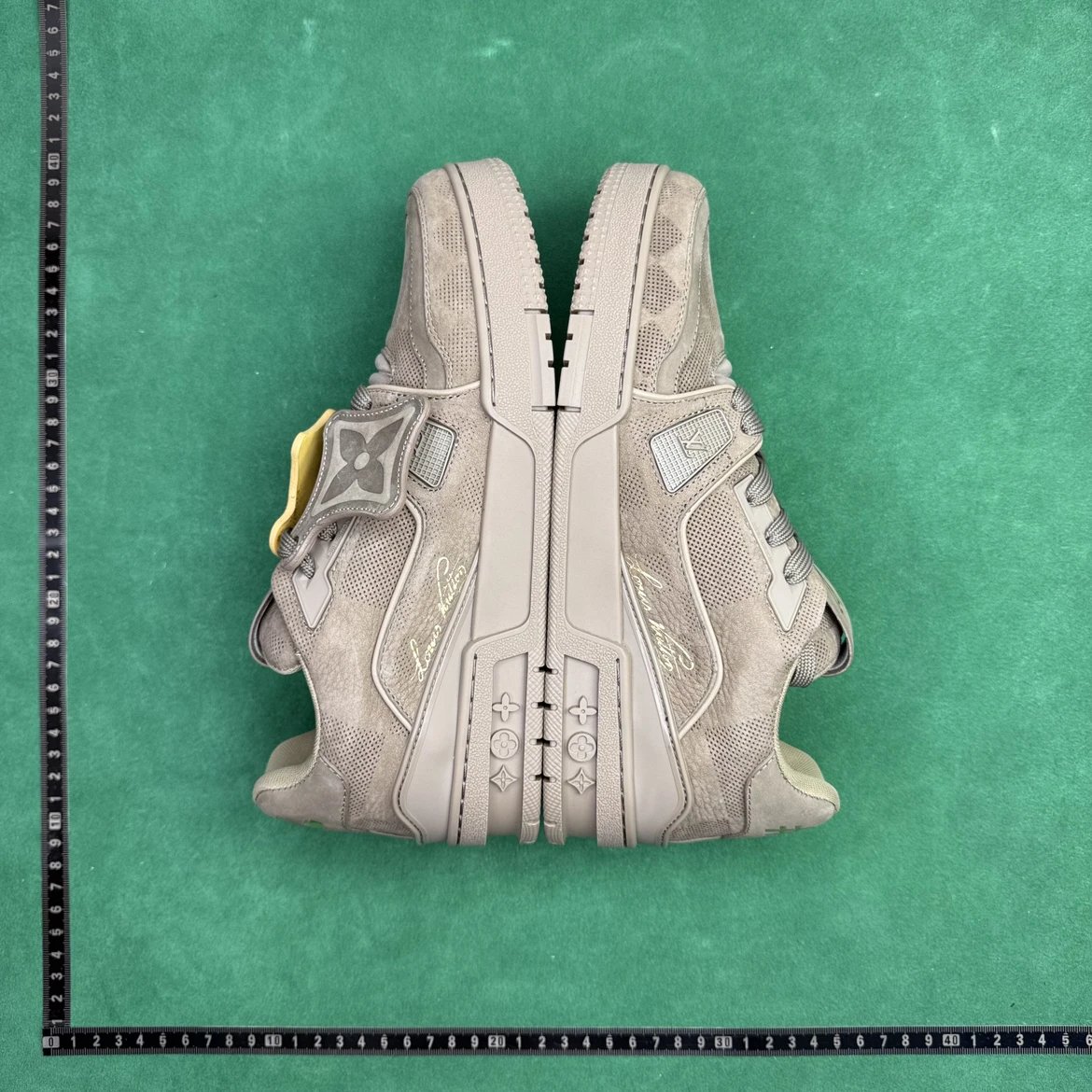 LV/PRADA TT 2 皮革系带浮雕低帮时尚板鞋