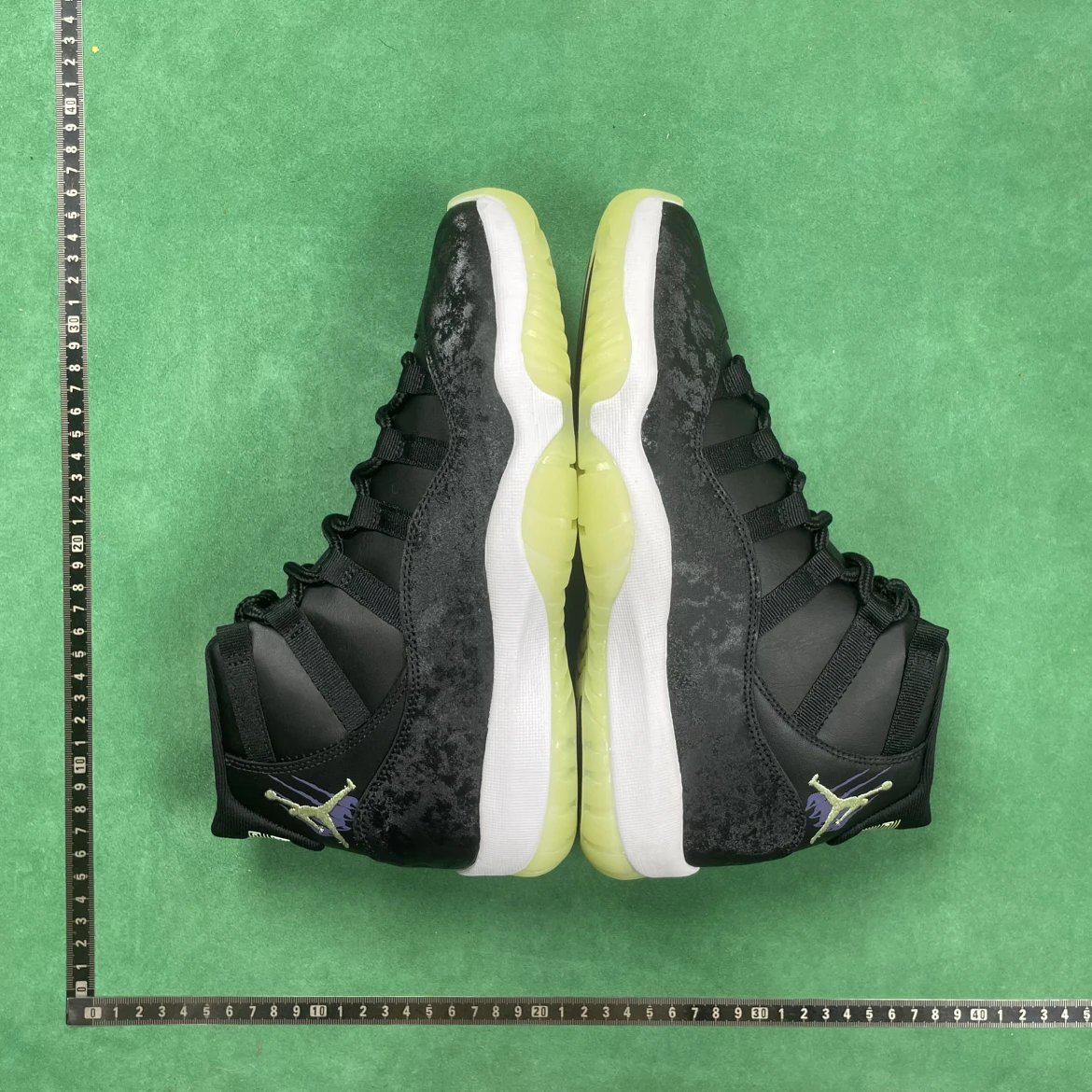 Air Jordan 11 Black Silk