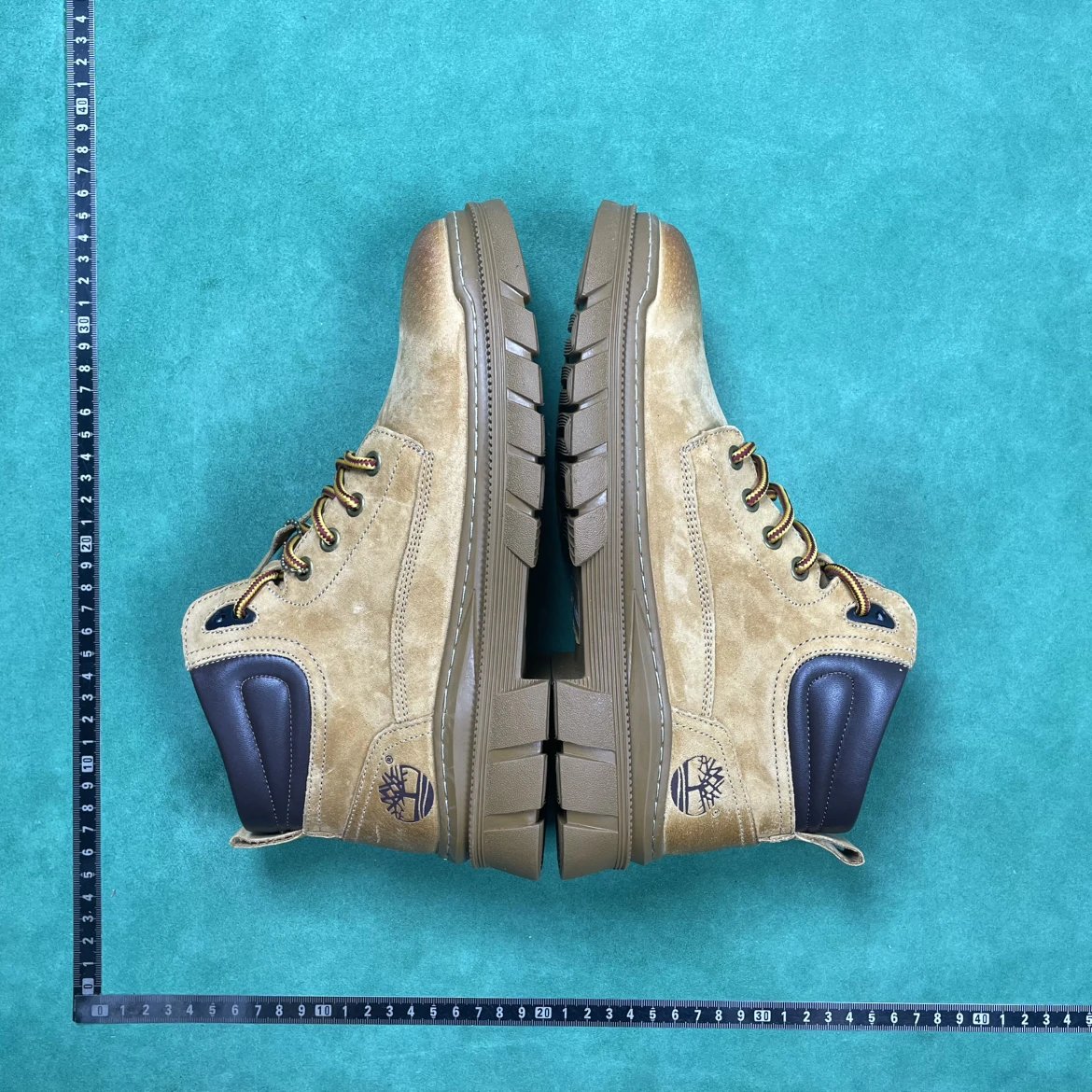 Timberland Suede Mid Chukka Boot Wheat