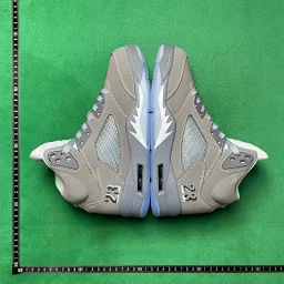 thumbnail for Comfortable and versatile high-top basketball shoes B9D