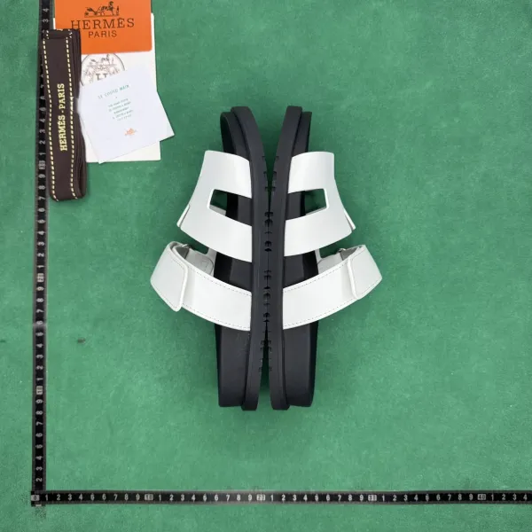 Hermès Oran Sandals Camel and Black Leather Sandals - 6